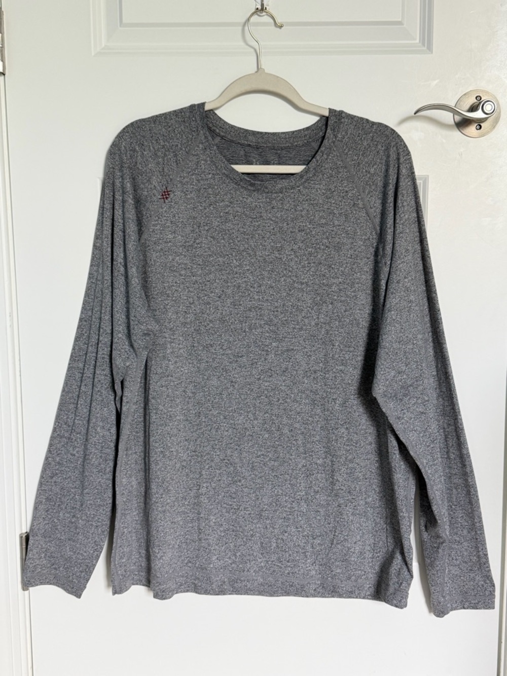 RHONE Men's Heather Gray Reign Long Sleeve Performance T-Shirt XL 54704 - Picture 2 of 13